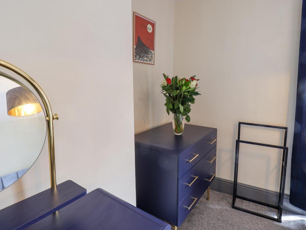Book House Apartment Whitby Bagian luar foto
