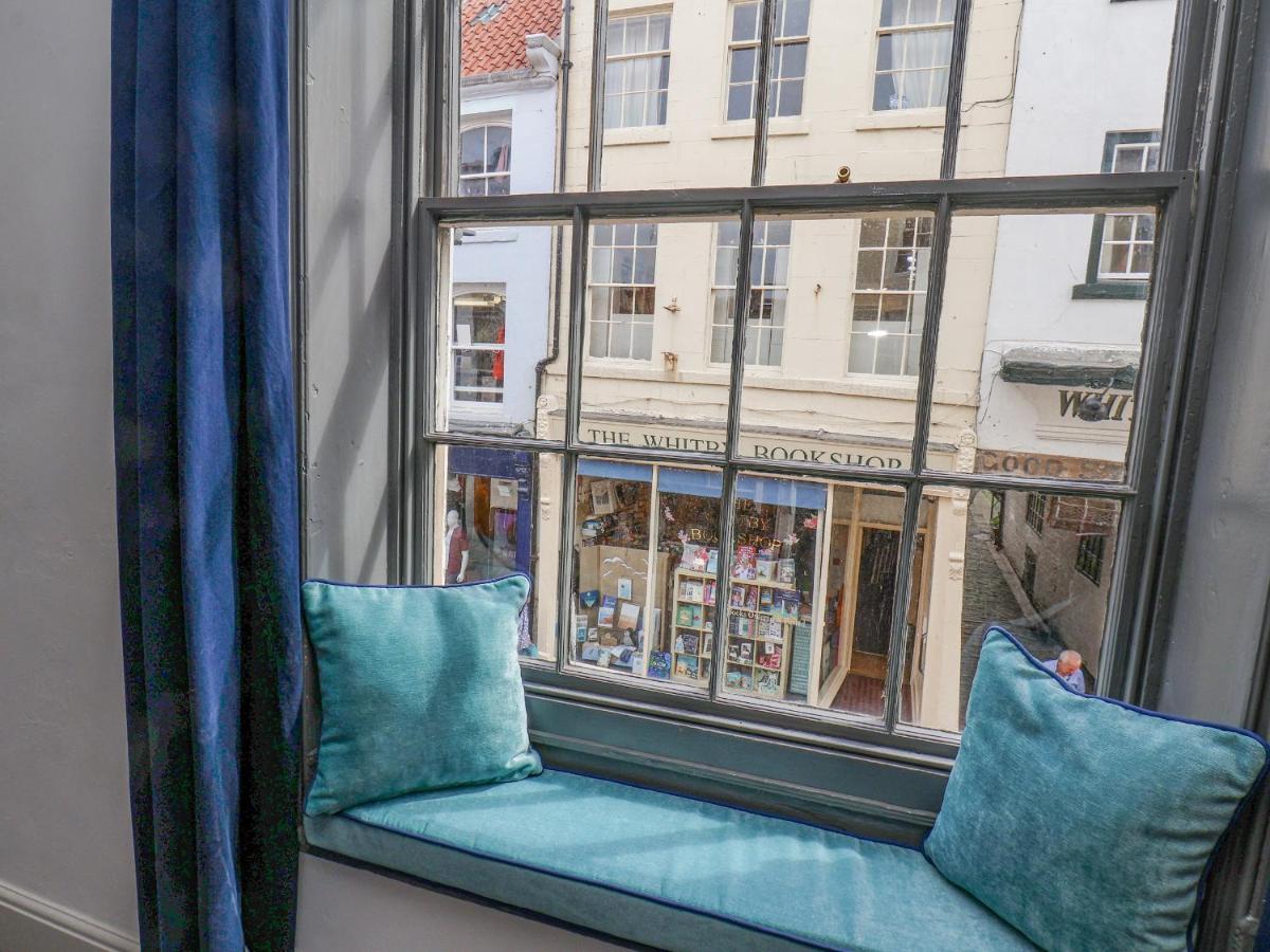 Book House Apartment Whitby Bagian luar foto