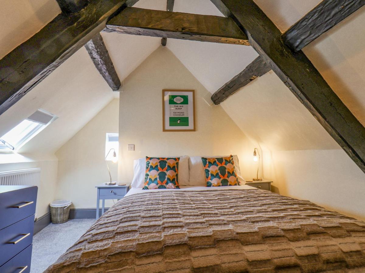 Book House Apartment Whitby Bagian luar foto